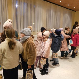 Sammeln im Kommunikationsraum der Pfarrkirche