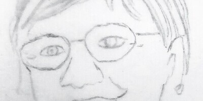 Bleistiftzeichnung einer älteren Dame mit Brille
