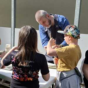 Markus Ankerl - Vorbereitung und Unterstützung Brot backen