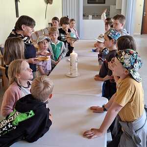 Weitere Erklärungen zur Brotstunde im Kommunikationsraum