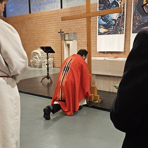 Beginn der Kreuzverehrung