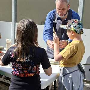 Markus Ankerl - Vorbereitung und Unterstützung Brot backen